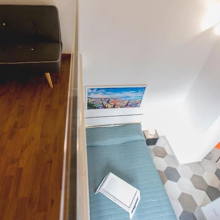 Anticaglia/24 Bed & Breakfast Napoli Bagian luar foto
