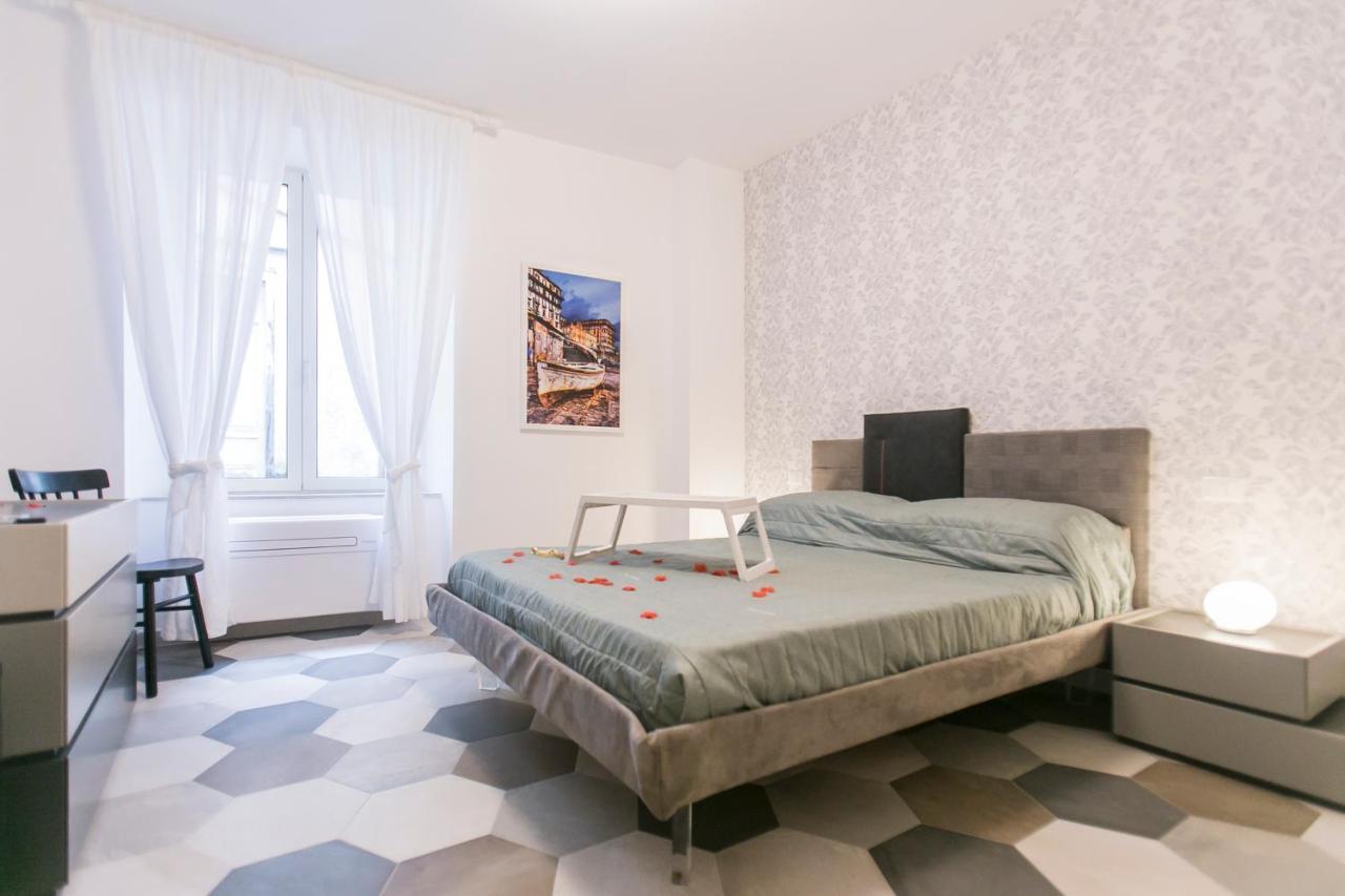 Anticaglia/24 Bed & Breakfast Napoli Bagian luar foto