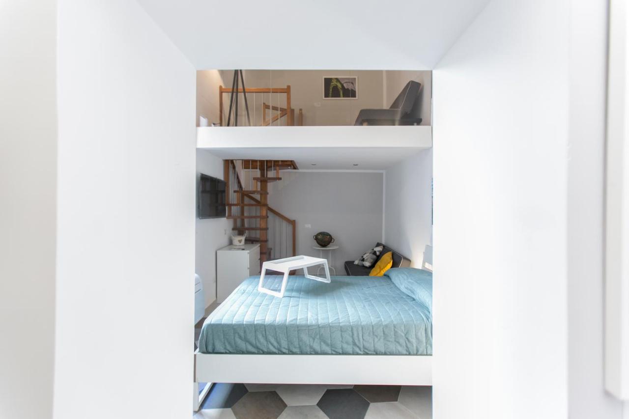 Anticaglia/24 Bed & Breakfast Napoli Bagian luar foto