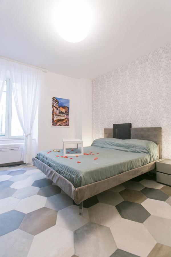 Anticaglia/24 Bed & Breakfast Napoli Bagian luar foto
