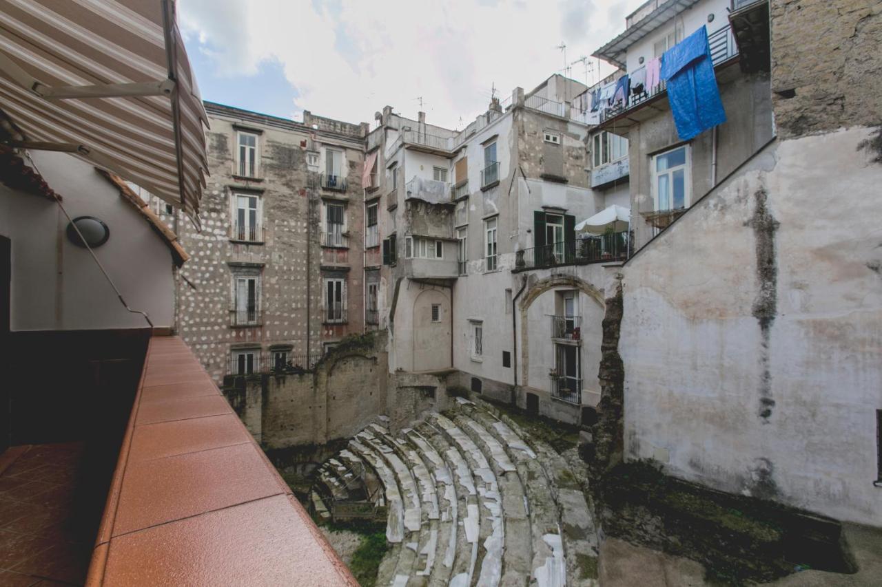 Anticaglia/24 Bed & Breakfast Napoli Bagian luar foto