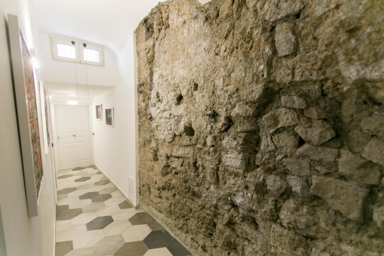 Anticaglia/24 Bed & Breakfast Napoli Bagian luar foto