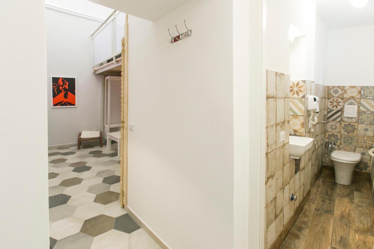 Anticaglia/24 Bed & Breakfast Napoli Bagian luar foto
