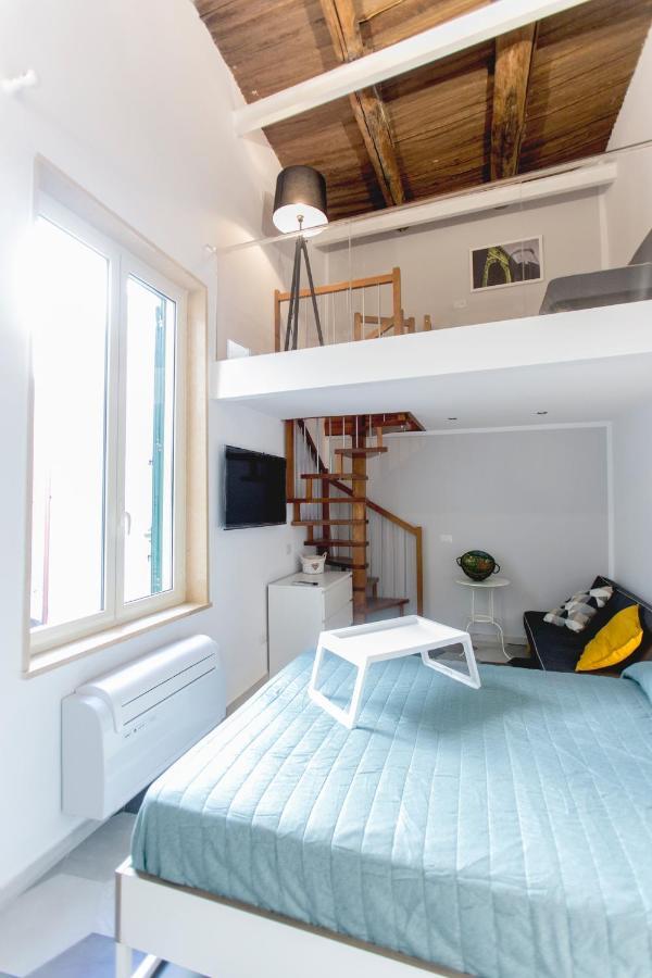 Anticaglia/24 Bed & Breakfast Napoli Bagian luar foto