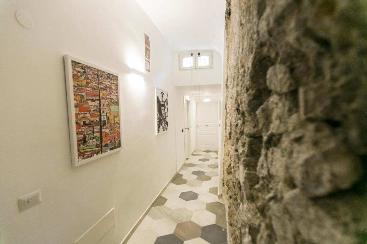 Anticaglia/24 Bed & Breakfast Napoli Bagian luar foto