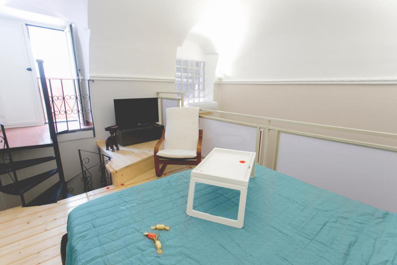 Anticaglia/24 Bed & Breakfast Napoli Bagian luar foto