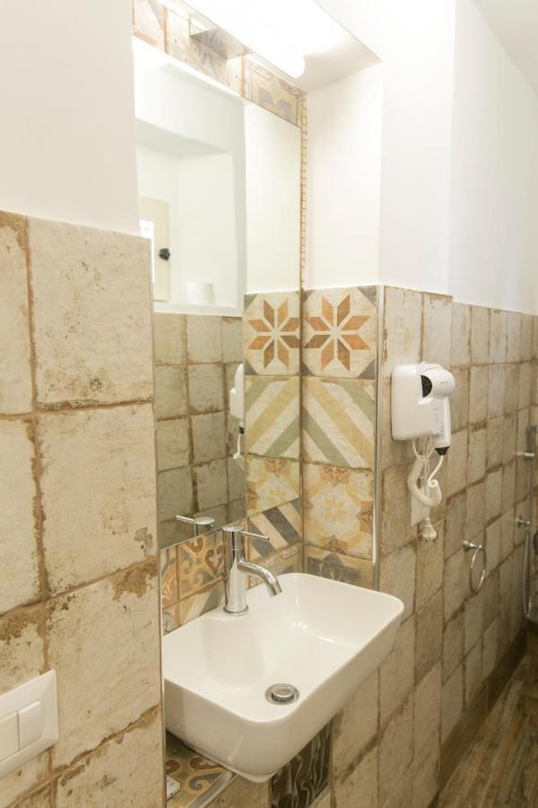 Anticaglia/24 Bed & Breakfast Napoli Bagian luar foto