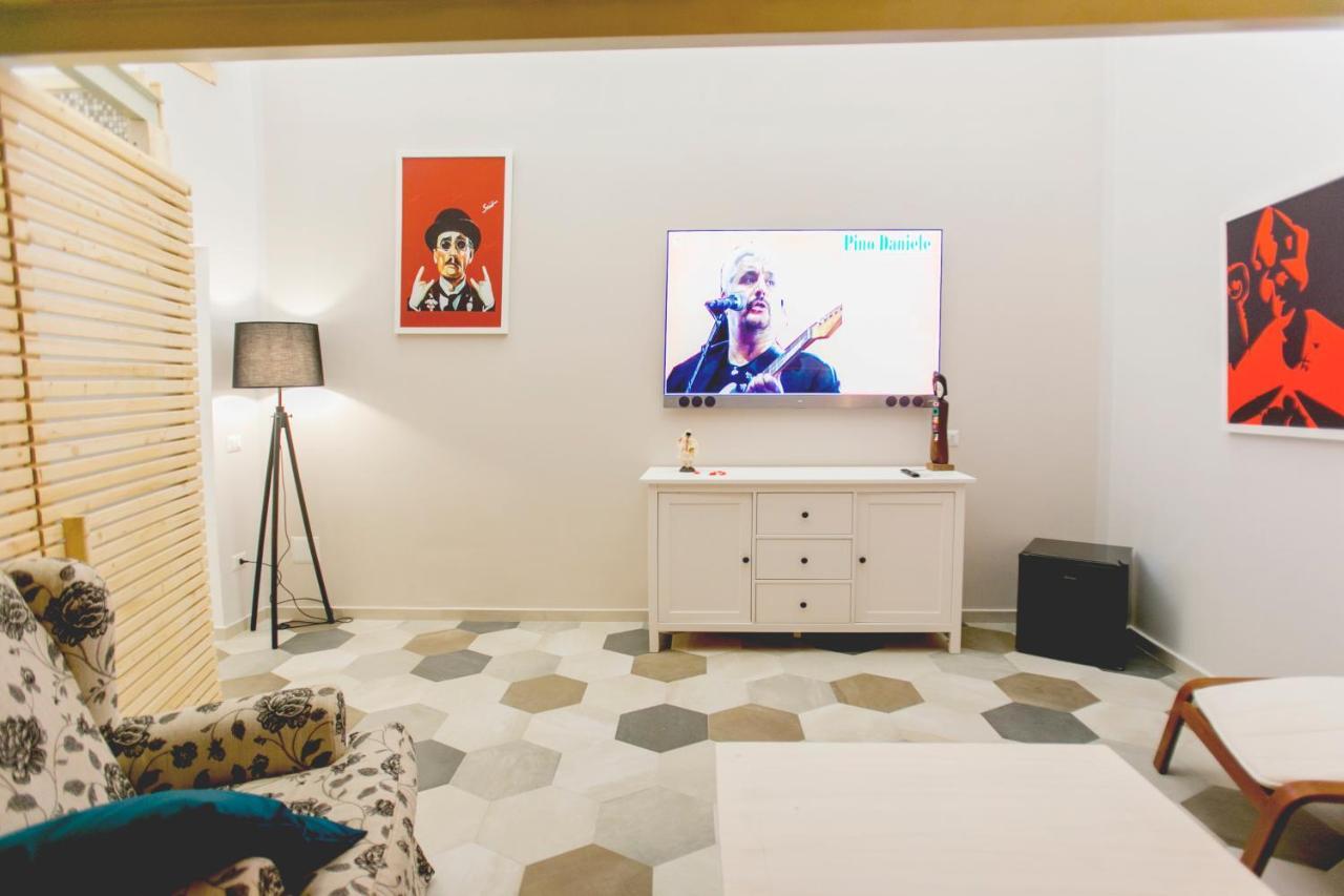 Anticaglia/24 Bed & Breakfast Napoli Bagian luar foto