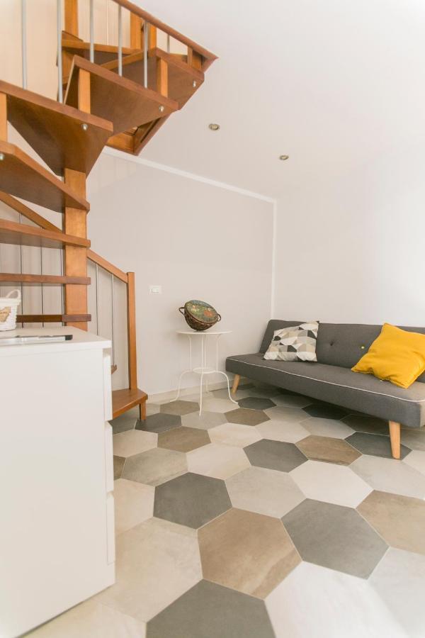 Anticaglia/24 Bed & Breakfast Napoli Bagian luar foto